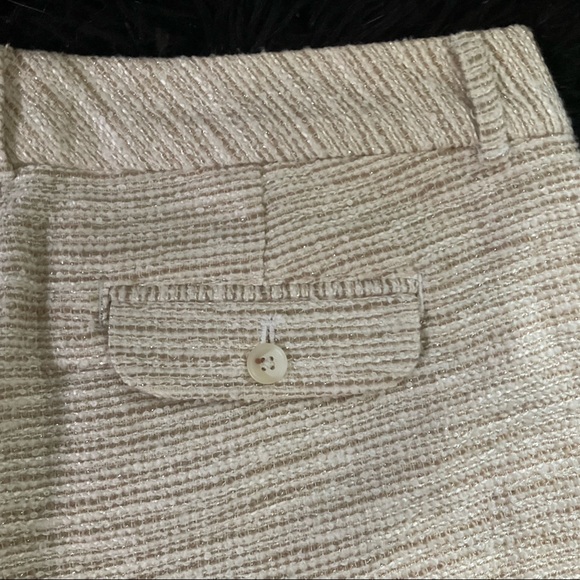 “BANANA REPUBLIC” Off White WITH Gold Thread Tweed Shorts. - Picture 6 of 16
